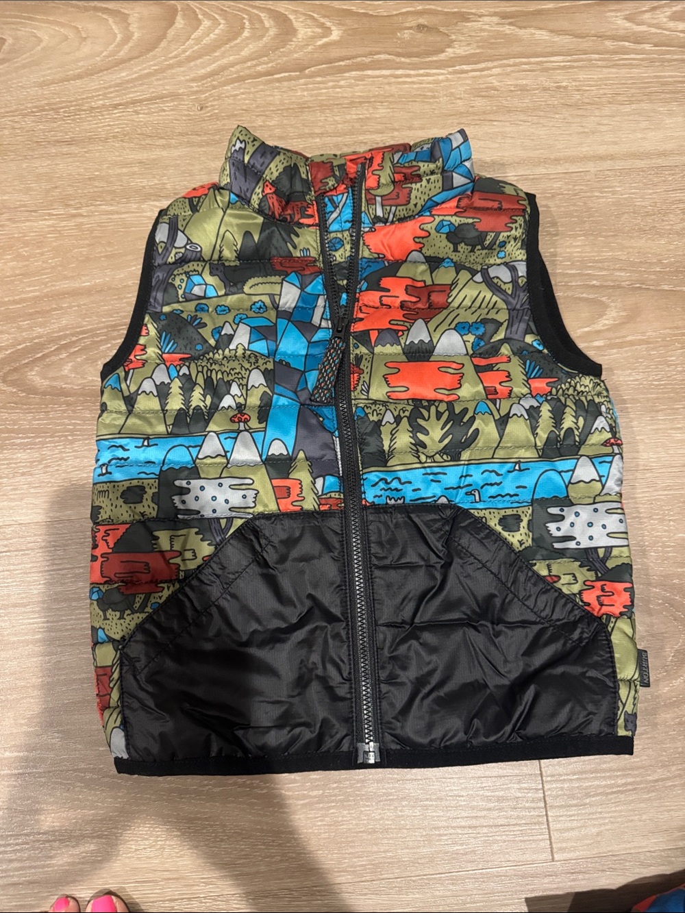 Burton Evergreen Down Puffer Vest - Reversible Graphic Landscape, Green Black 3T